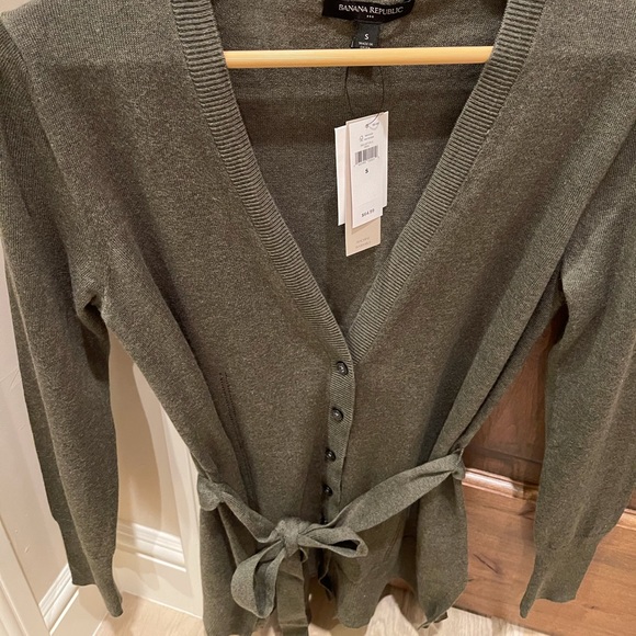 Banana Republic S Green Cardigan (NEW) - Picture 5 of 15